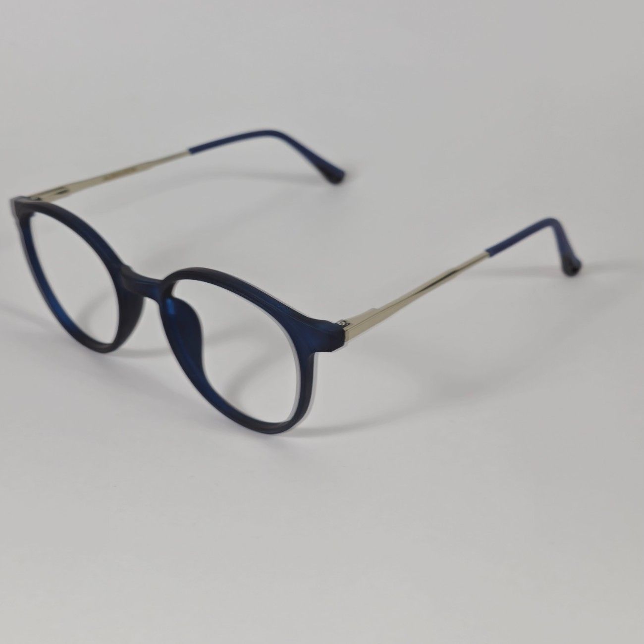 Round Trendy Frame - Holly Wood