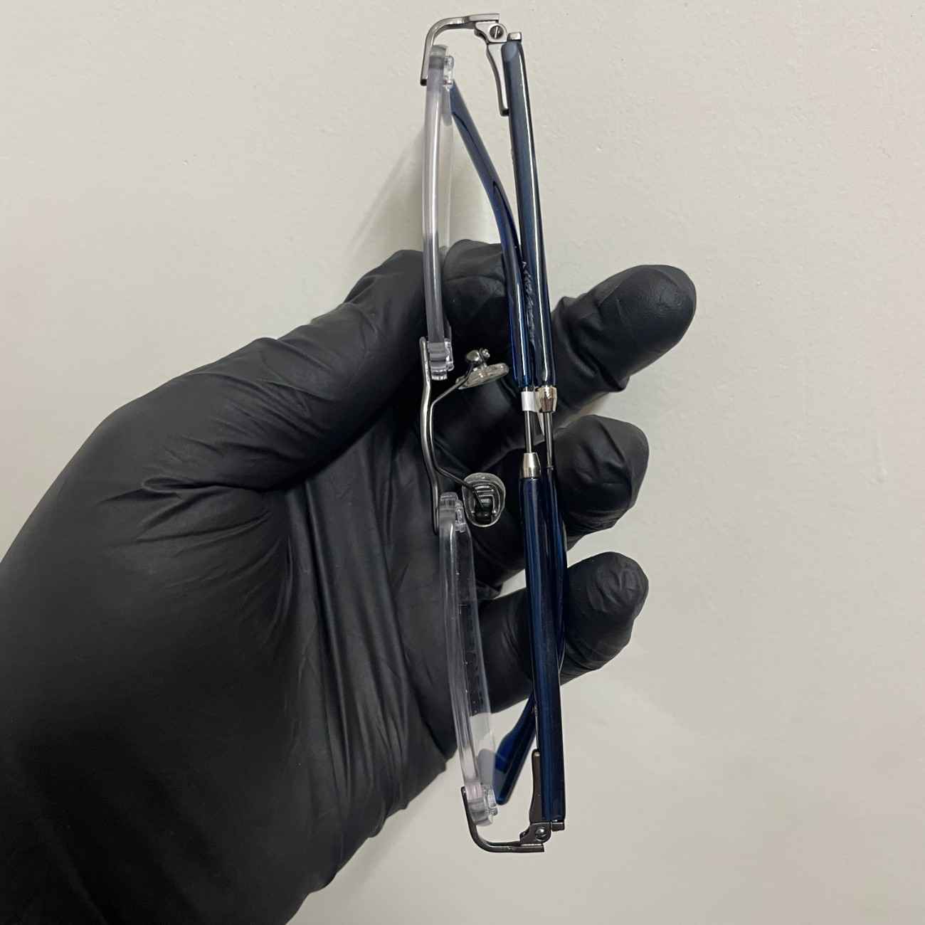 Square Cut Rimless Frame - Hing & Queen