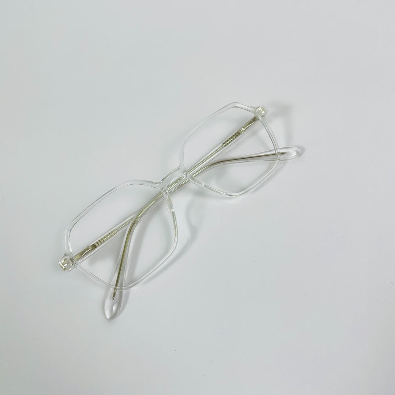 Hexa Glacier – Trendy Geometric Frame