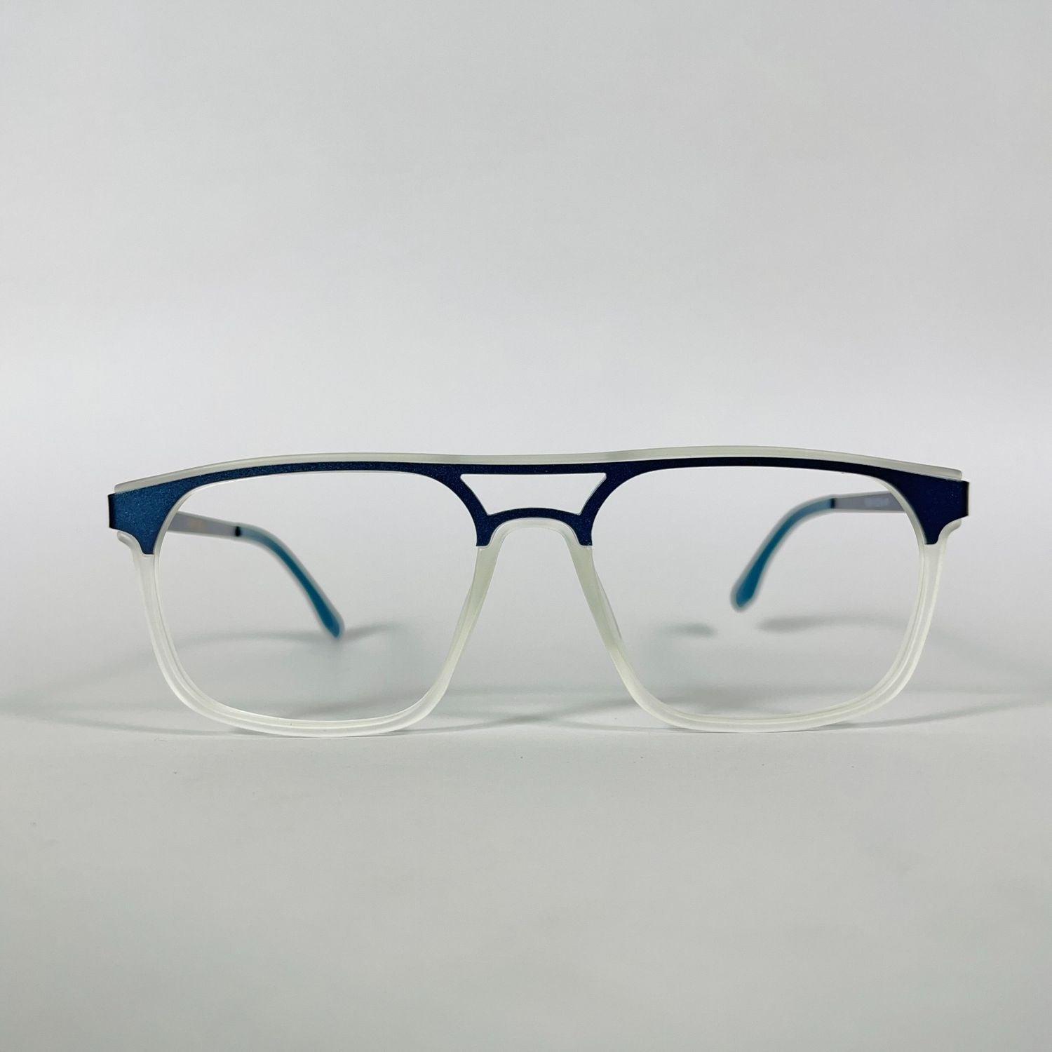 SteelGaze – Premium Gradient Frame