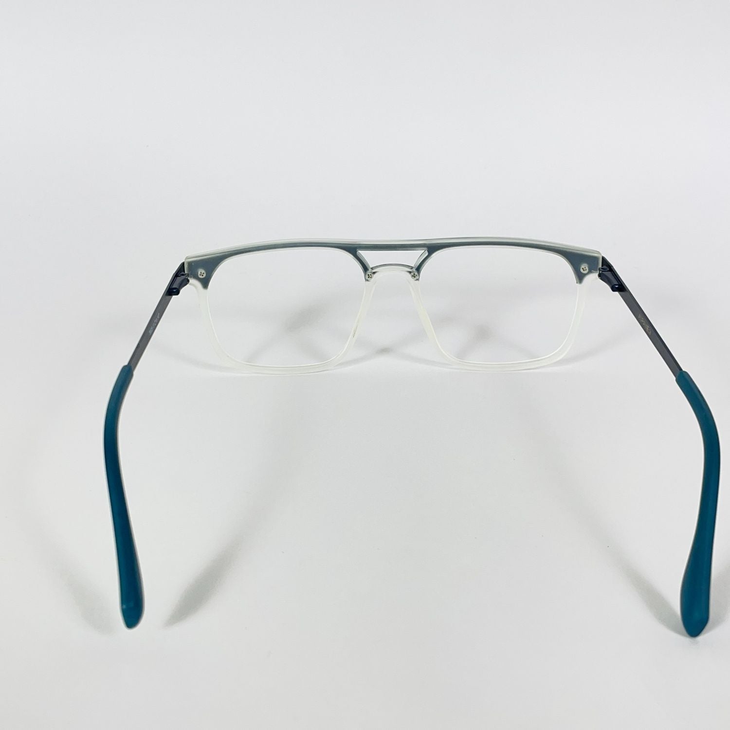 SteelGaze – Premium Gradient Frame