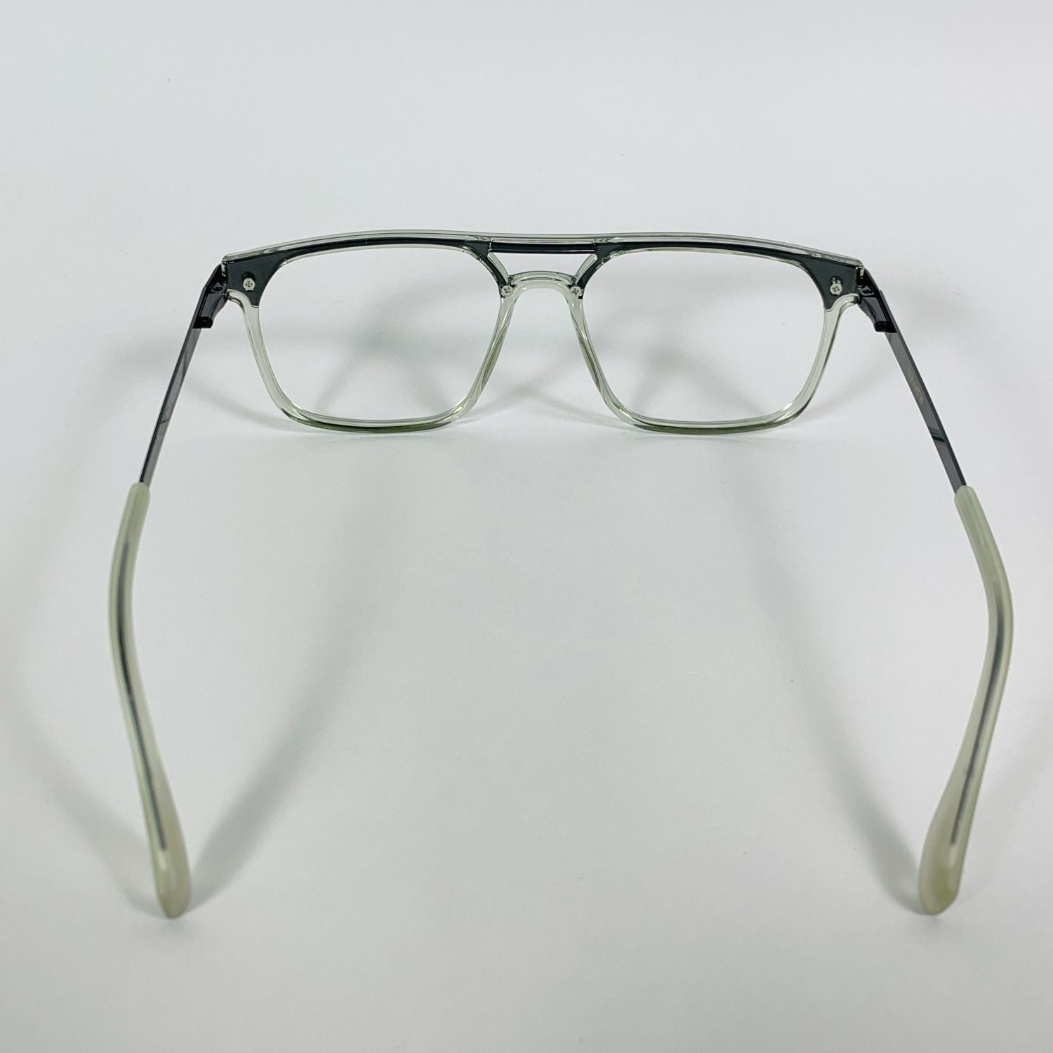 SteelGaze – Premium Gradient Frame