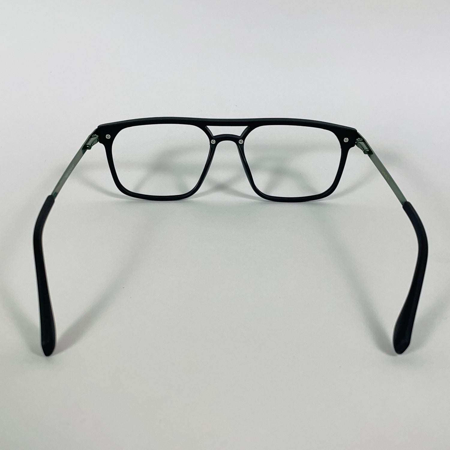 SteelGaze – Premium Gradient Frame