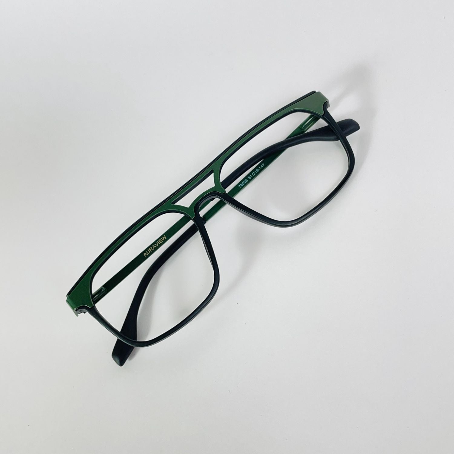SteelGaze – Premium Gradient Frame